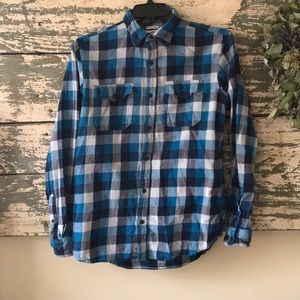 Men’s flannel button up